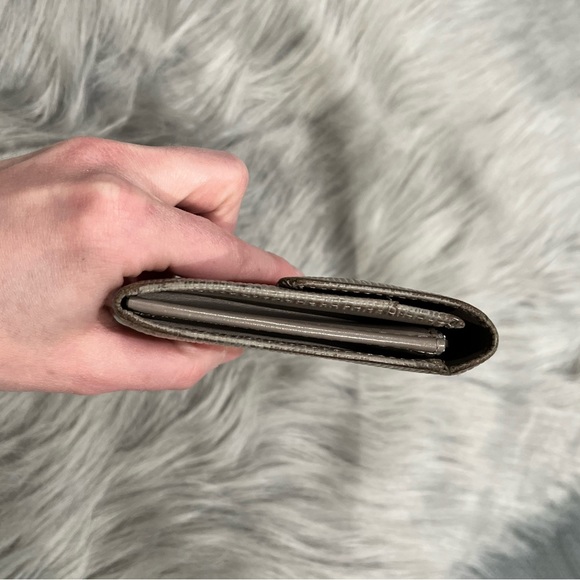 LV VGUC Vintage Epi Sarah Wallet w/Chain - Picture 4 of 11